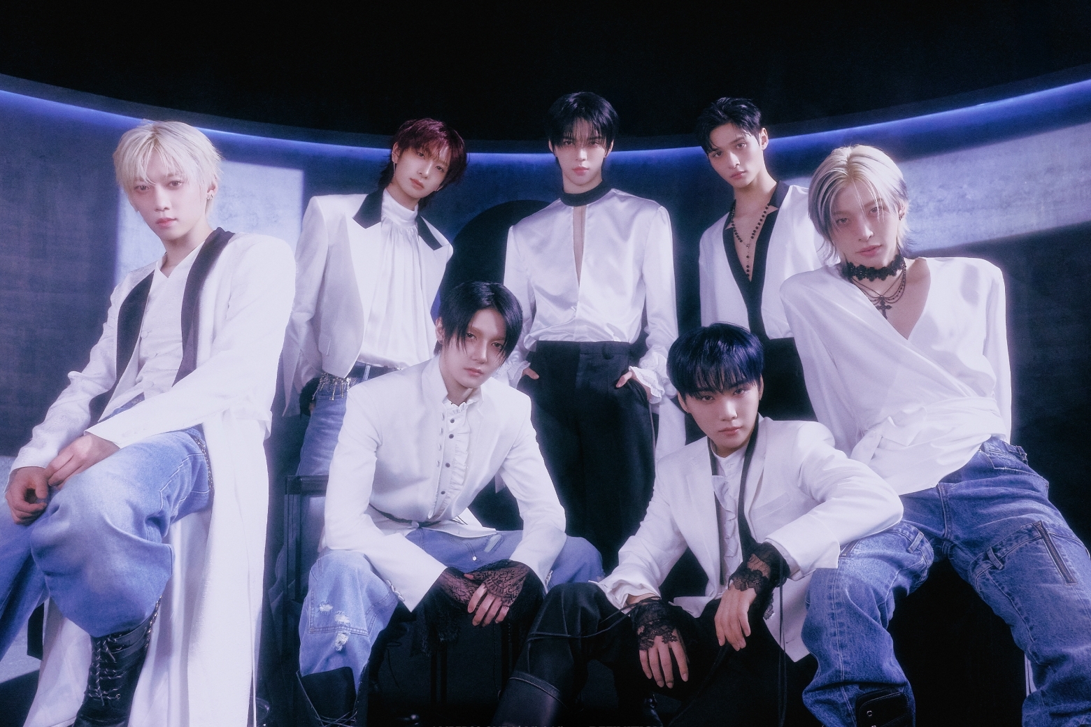 AMPERS&ONE Breaks Their 1st-Week Sales Record With “DEFINITION”缩略图