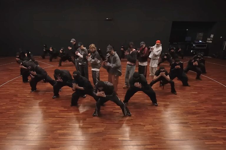 Watch: BTS Drops Dance Practice Videos For “Hooligan” And “2.0”缩略图