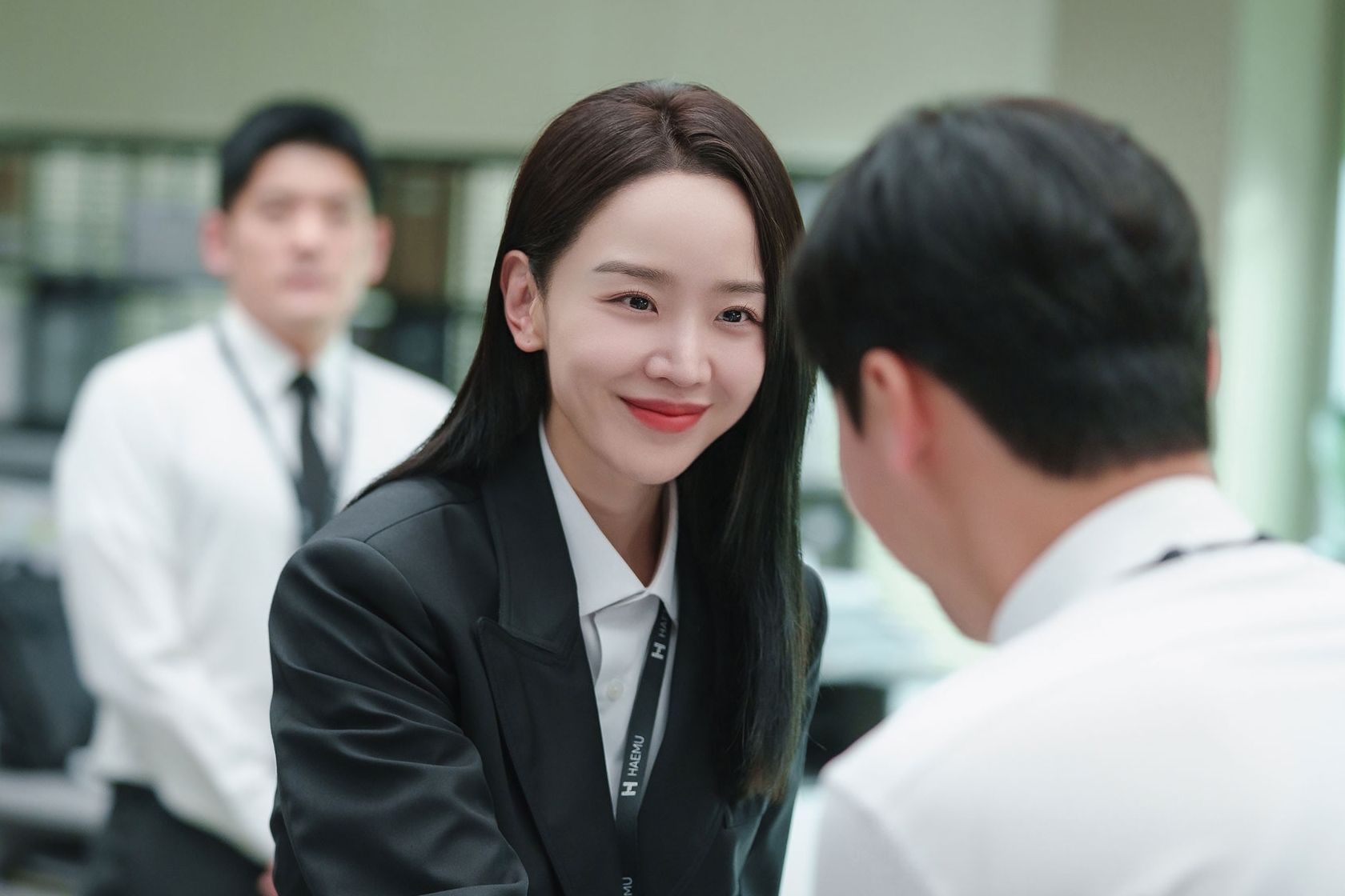 Shin Hae Sun Is A Tough Boss With A Big Secret In New Rom-Com “Filing For Love”缩略图
