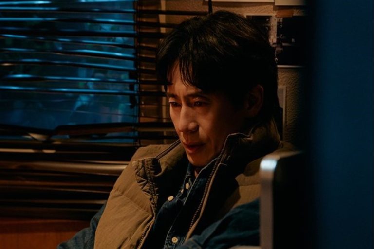 Shin Ha Kyun Struggles To Navigate His Undercover Life In New Drama “Fifties Professionals”缩略图