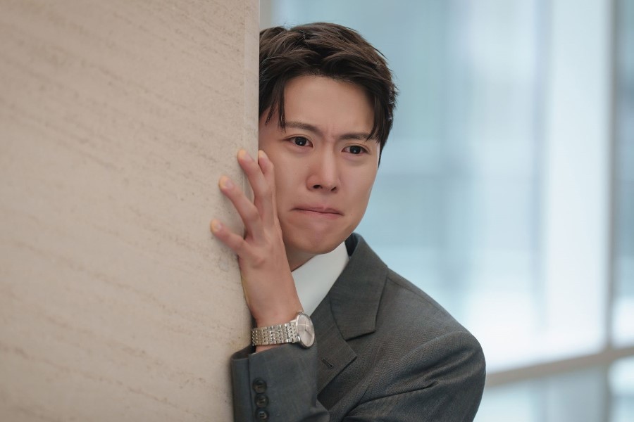 Gong Myoung Struggles To Adjust After Being Demoted To The Troubled Audit Team In New Drama “Filing For Love”缩略图