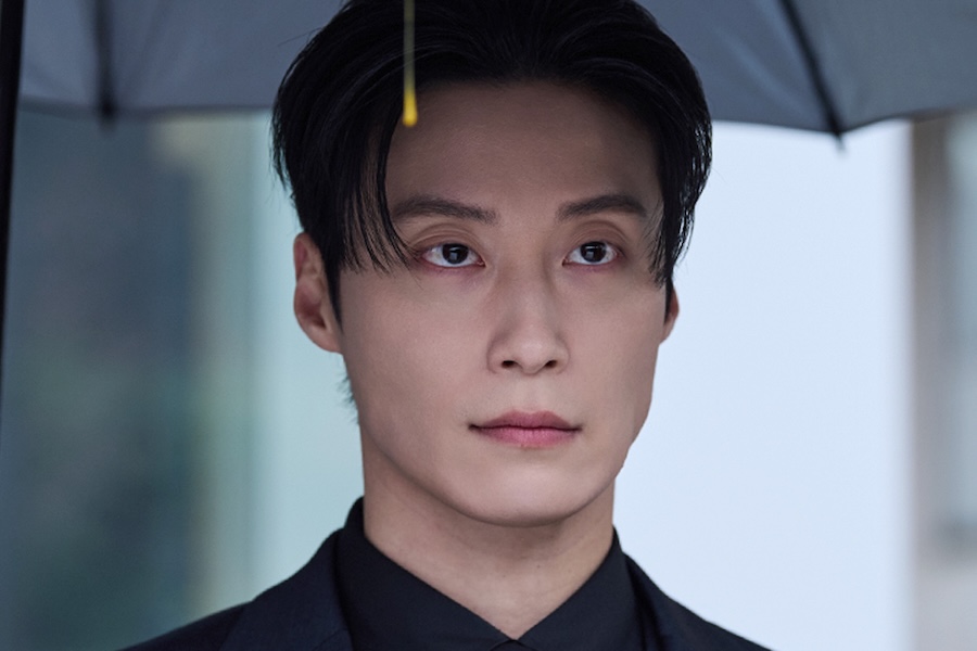 Heo Nam Jun Is A Ruthless Chaebol Unfazed By Angry Protesters In “My Royal Nemesis”缩略图