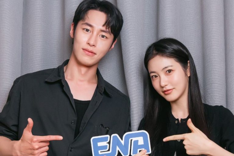 Watch: Lee Jae Wook And Shin Ye Eun’s New Drama “Doctor On The Edge” Announces Premiere Date With Sneak Peek Of Script Reading缩略图