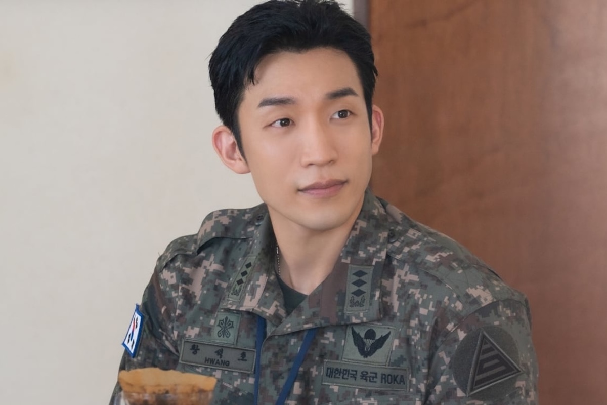 Lee Sang Yi Keeps The Kitchen Soldiers On Edge With His Discerning Palate In New Drama “The Legend Of Kitchen Soldier”缩略图