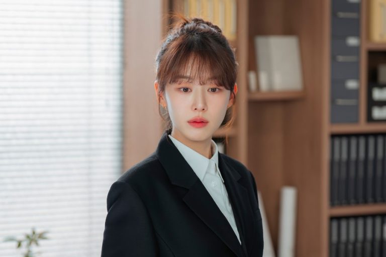 Lee Ju Myoung Is The Hidden Daughter Of Son Hyun Joo Seeking To Prove Her Worth In New Drama “Reborn Rookie”缩略图