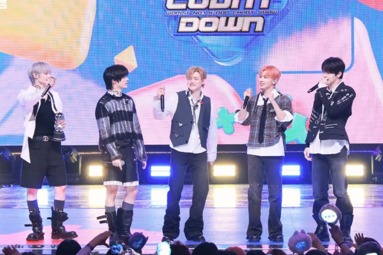 Watch: TXT Takes 2nd Win For “Stick With You” On “M Countdown”; Performances By NCT WISH, CORTIS, And More缩略图