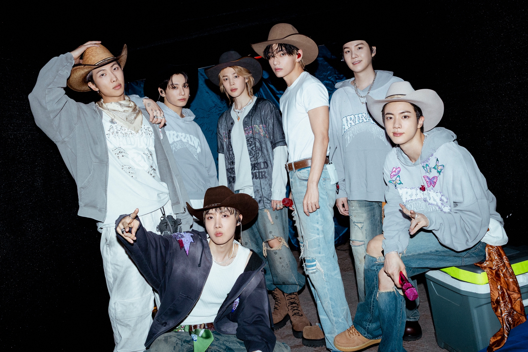 BTS Continues Record-Breaking Run In Top 10 Of Billboard 200缩略图