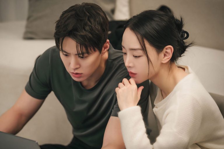 Shin Hae Sun And Gong Myoung Make An Adorable Office Couple In “Filing For Love”缩略图
