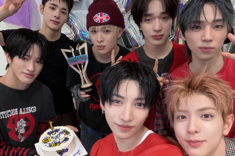 Watch: NEXZ Takes Tearful 1st-Ever Win On “Show Champion” With “Mmchk”; Performances By TWS, CRAVITY, And More缩略图