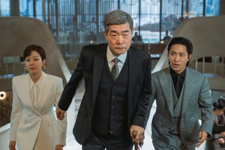 Son Hyun Joo Suddenly Announces Retirement And Sparks A Fierce Succession Battle In “Reborn Rookie”缩略图