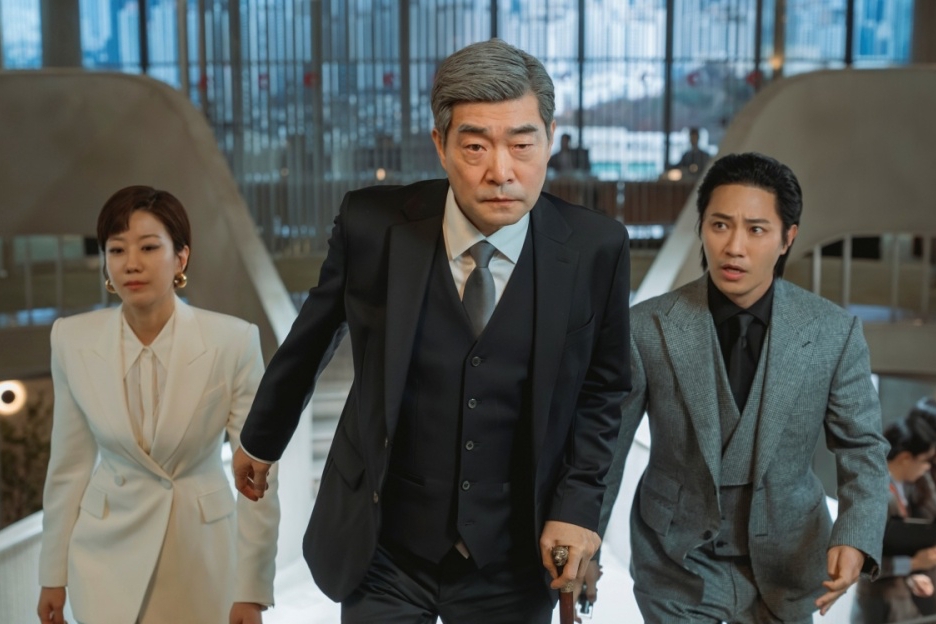 Son Hyun Joo Suddenly Announces Retirement And Sparks A Fierce Succession Battle In “Reborn Rookie”缩略图