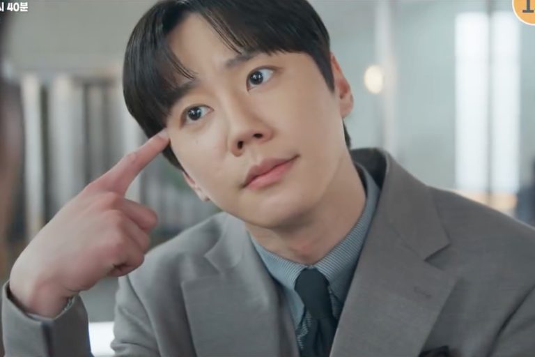 Watch: Lee Jun Young Faces Difficult Choices After An Unexpected Soul Swap In “Reborn Rookie” Teaser缩略图