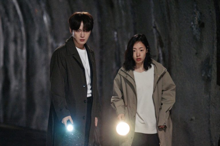 Kim Jae Joong And Gong Sung Ha Face Unexplainable Horror In Abandoned Shrine In Horror Film “The Shrine”缩略图