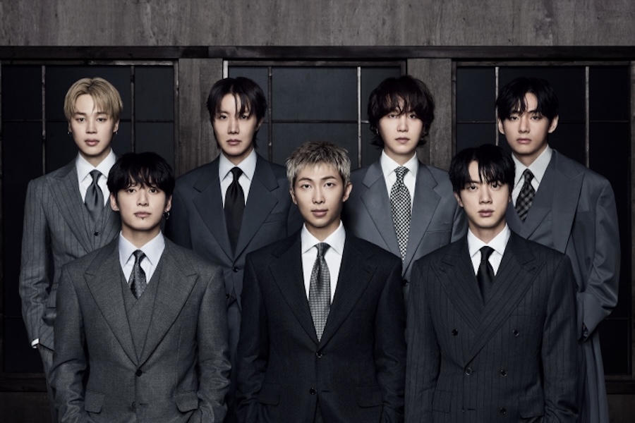 Watch: BTS Wins 3 Awards Including Artist Of The Year At 2026 American Music Awards缩略图