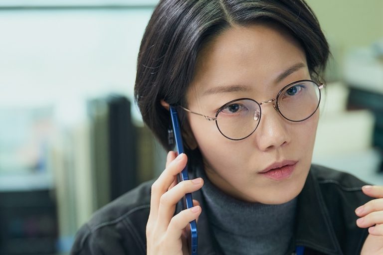 Kim Shin Rok Transforms Into A Prosecutor  Determined To Uphold Justice In New Drama “Fifties Professionals”缩略图