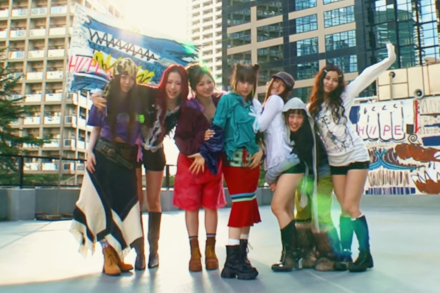 Watch: H//PE Princess Makes Emotional Debut With Hope-Filled “One day” MV缩略图