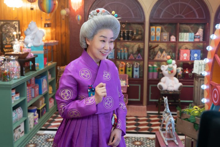 Ra Mi Ran Is A Warm-Hearted Magical Snack Shop Owner In New Japanese Novel-Based Fantasy Film缩略图