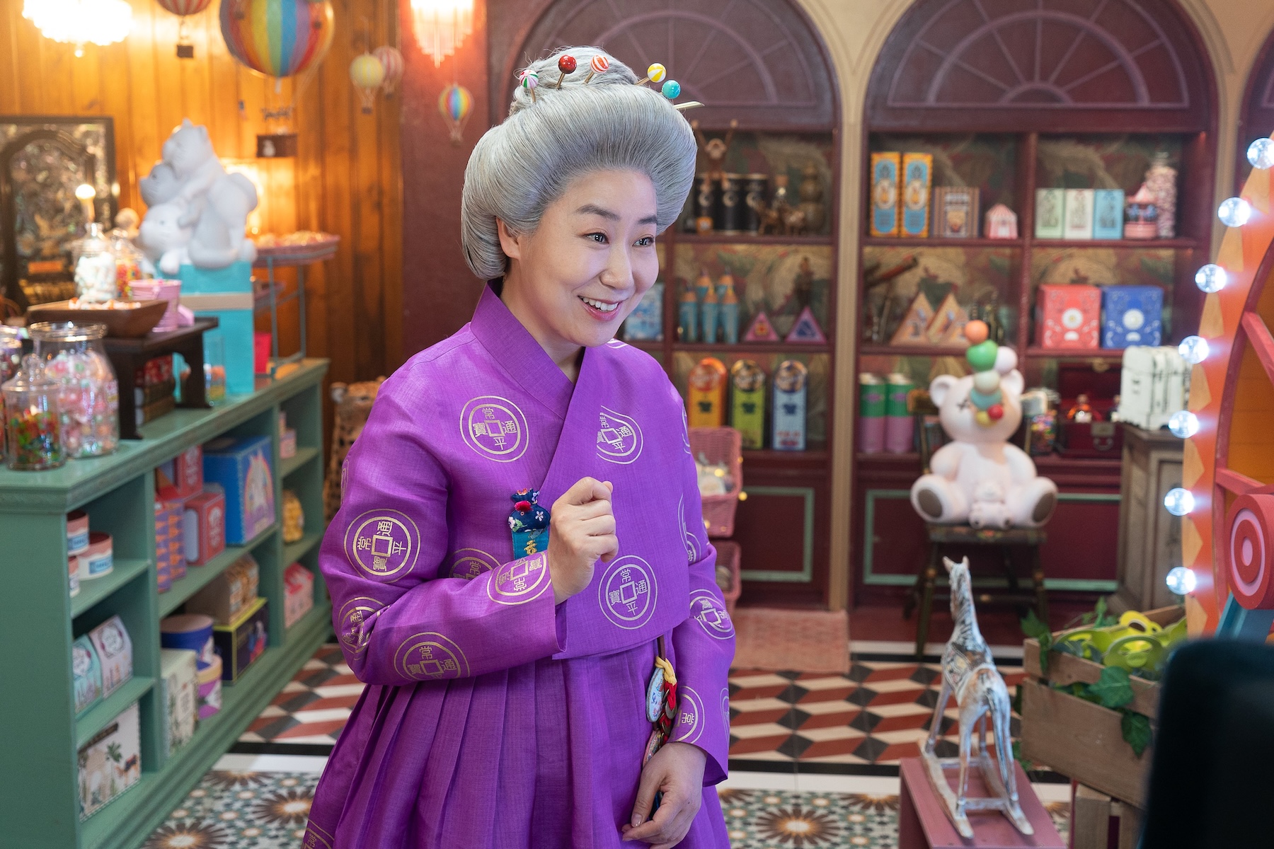 Ra Mi Ran Is A Warm-Hearted Magical Snack Shop Owner In New Japanese Novel-Based Fantasy Film缩略图