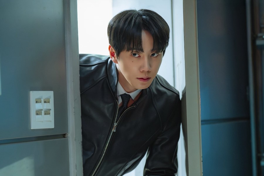 Lee Jun Young Hardly Seems Like A New Hire In Upcoming Drama “Reborn Rookie”缩略图