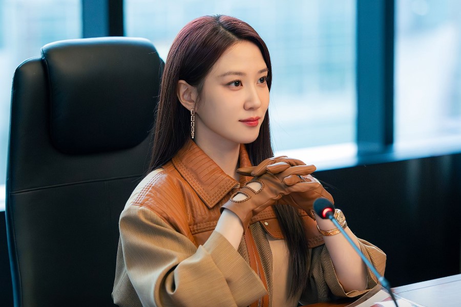 Park Eun Bin Transforms Into A Hotel CEO Who Can See Ghosts In New Drama “Spooky In Love”缩略图