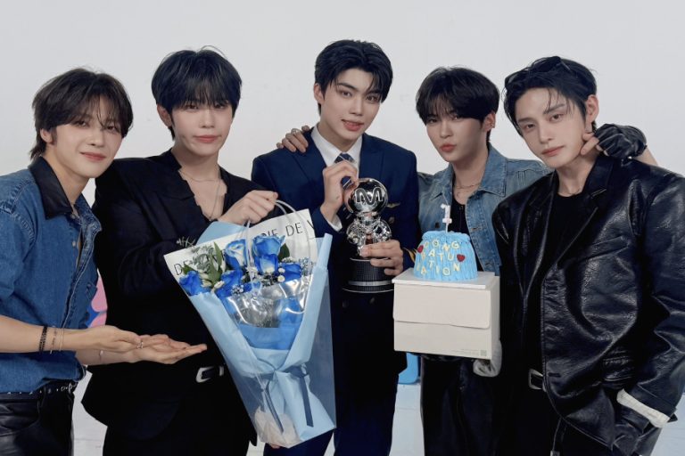 Watch: ZEROBASEONE Takes 2nd Win For “TOP 5” On “M Countdown”; Performances By LE SSERAFIM, AND2BLE, And More缩略图