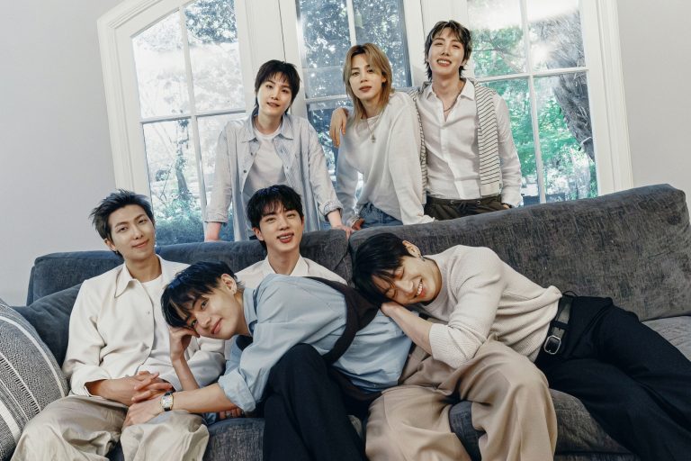 BTS Kicks Off 2026 FESTA With Adorable Family Photos Celebrating 13th Anniversary缩略图