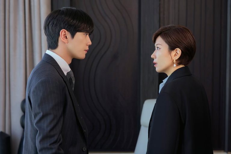 Lee Jun Young Attracts The Attention Of His Company’s Power Players In “Reborn Rookie”缩略图