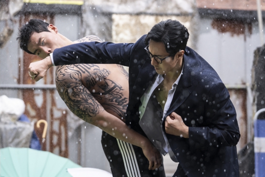 So Ji Sub’s Deadly Instincts Are Reawakened In “Agent Kim Reactivated”缩略图