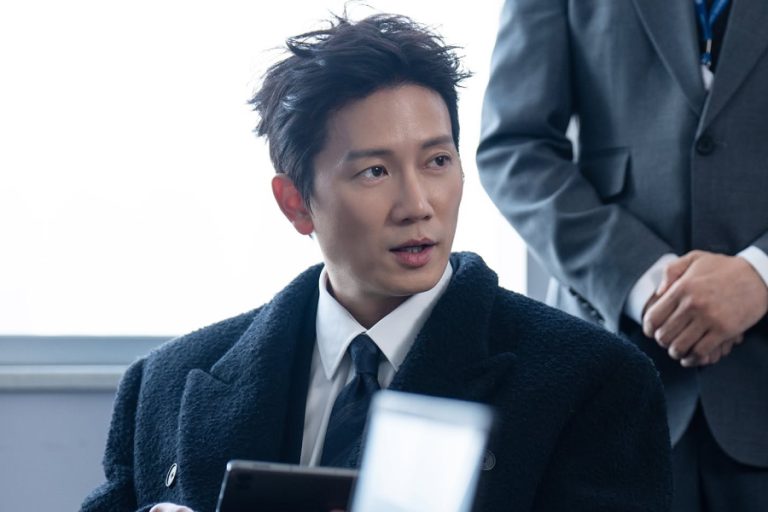 Ji Sung Is A Former Legendary Debt Collector With A New Target In “The Apartment Job”缩略图