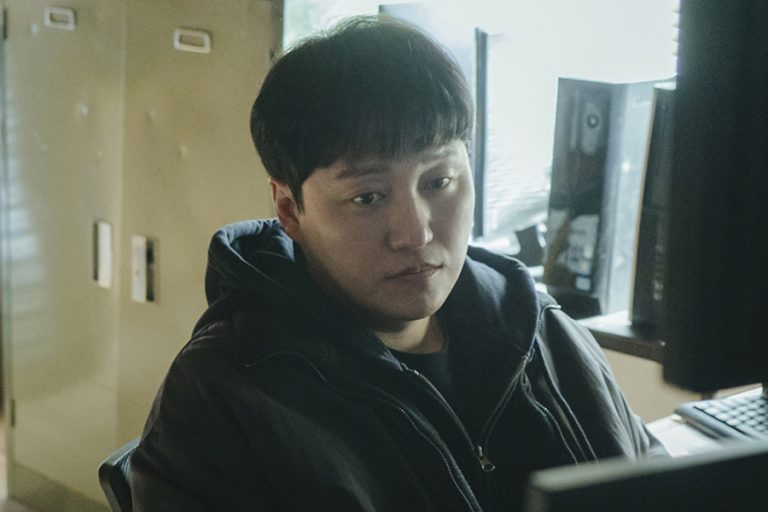 Kim Dae Myeung Is A Respected Academy Director With A Sinister Double Life In “The Husband”缩略图