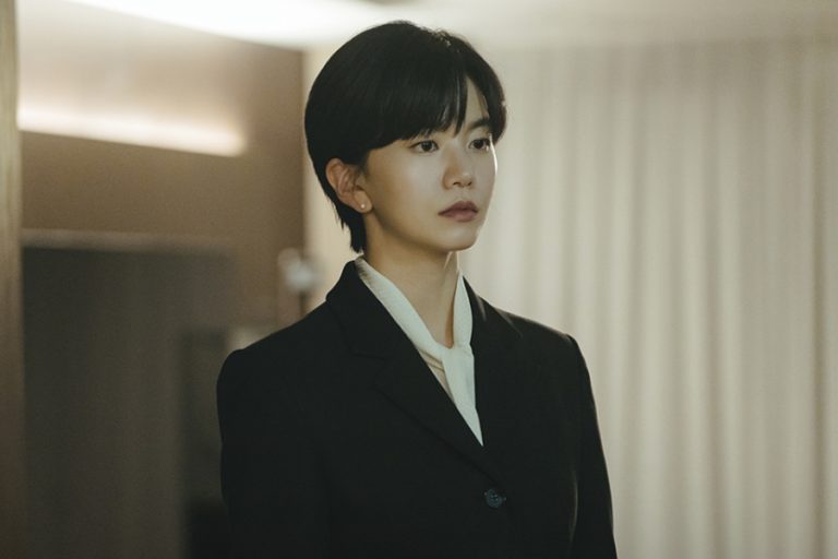 Lee Seol Is A Hospital Chairwoman And Namkoong Min’s Wife Who Faces A Shocking Kidnapping In “The Husband”缩略图