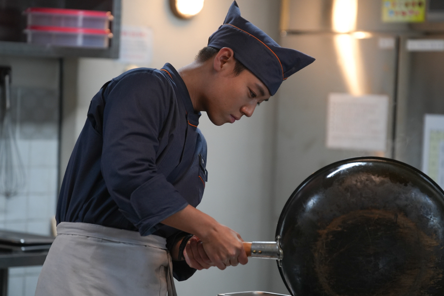 Park Ji Hoon Must Feed His Unit With Barely Any Supplies In “The Legend Of Kitchen Soldier”缩略图