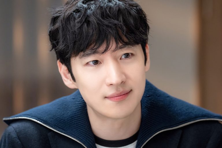 Lee Je Hoon Is An Eccentric Law Office Manager Who Only Takes On Unwinnable Cases In New Drama “The Long Shot Trial”缩略图
