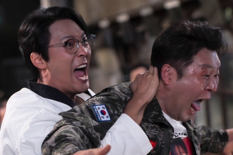 Choi Dae Hoon And Yoon Kyung Ho Have A Chaotic Confrontation In Upcoming Drama “Agent Kim Reactivated”缩略图