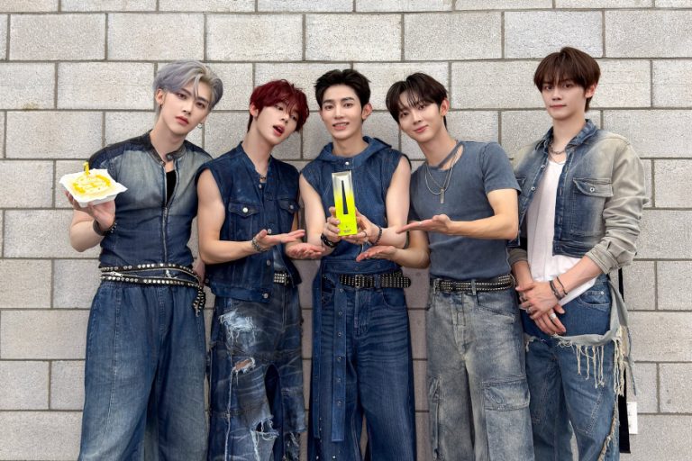 Watch: AND2BLE Takes 1st-Ever Win On “The Show” With “Curious”缩略图