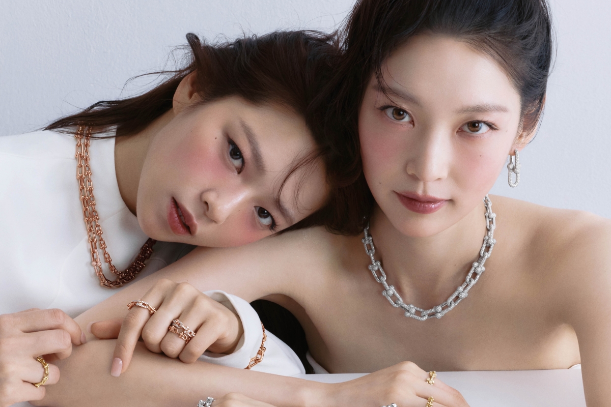 Gong Seung Yeon And TWICE’s Jeongyeon Show Off Their Close Sisterly Bond缩略图