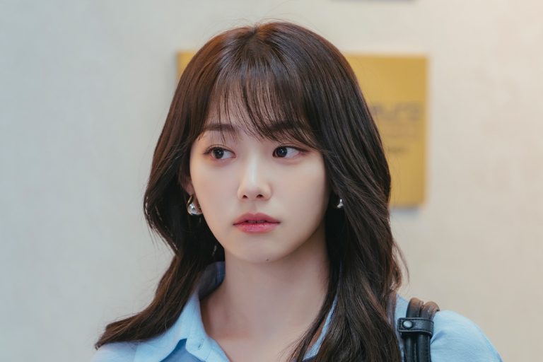 Kang Mina Transforms Into A Relatable Office Employee In New Drama “See You At Work Tomorrow!”缩略图