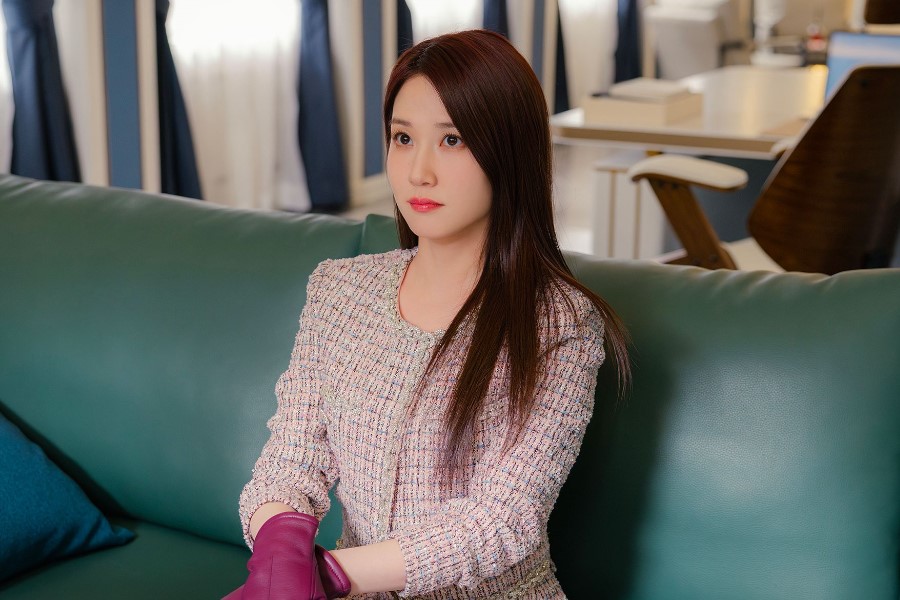 Park Eun Bin Shares Insights Into Her “Spooky In Love” Character And Styling Choices缩略图