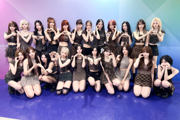 Watch: tripleS Takes 1st Win For “Baby Flower” On “Show Champion”; Performances By FIFTY FIFTY, IDID, And More缩略图