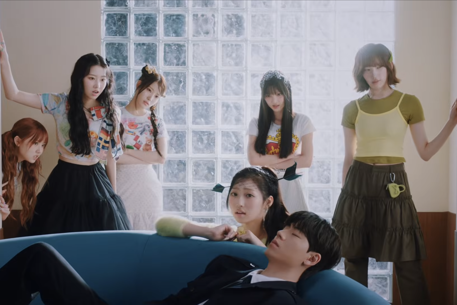 Watch: USPEER Plays A “WICKED GAME” In Love In Playful MV Starring Bae Hyeon Seong缩略图