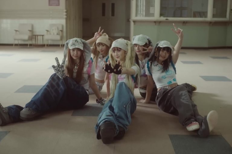 NewJeans’ “OMG” (Performance Ver. 1) Becomes Their 1st MV To Hit 400 Million Views缩略图