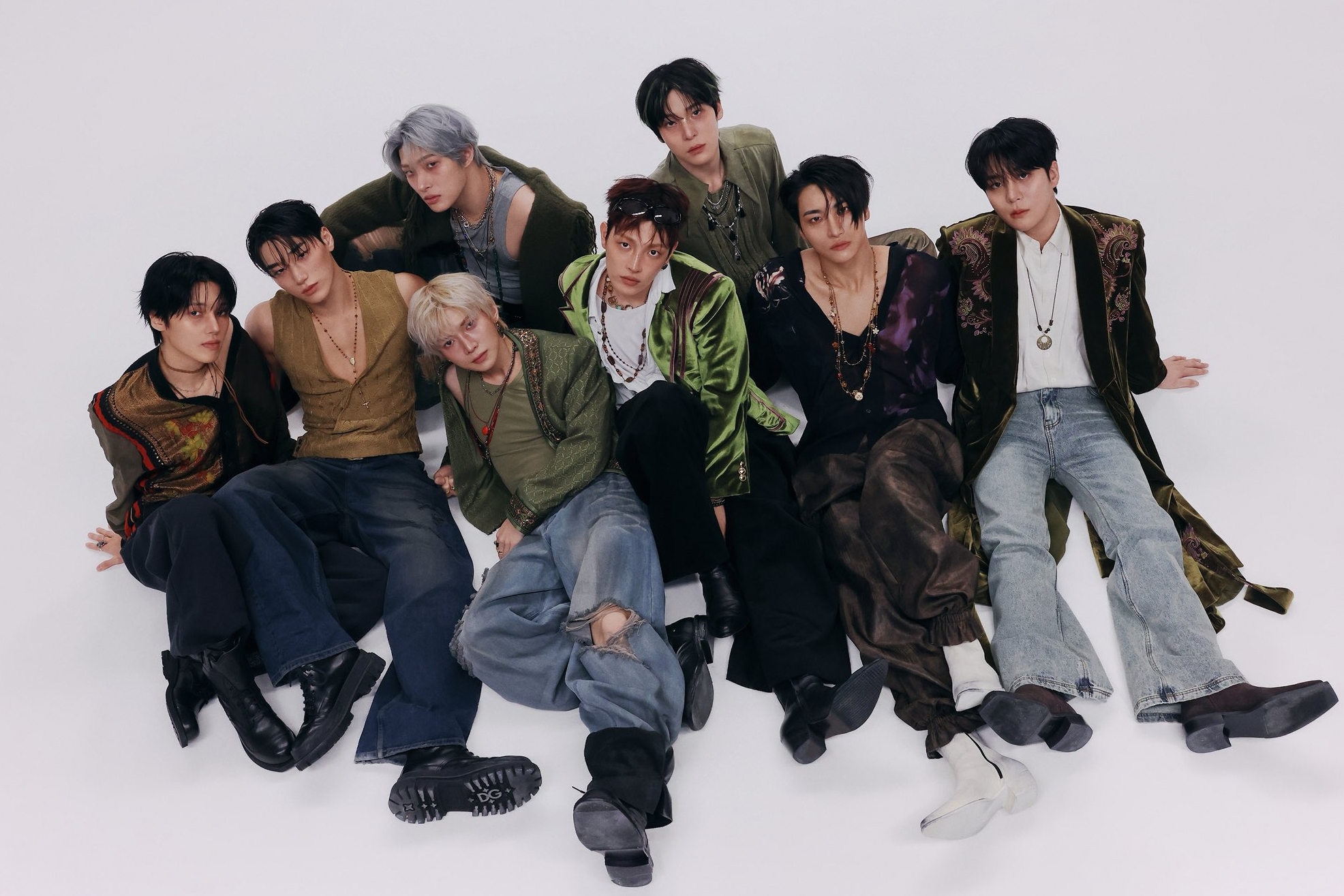 ATEEZ Debuts At No. 1 On Billboard 200 + Breaks Record For Most Top 10 Albums Of Any Group This Decade缩略图