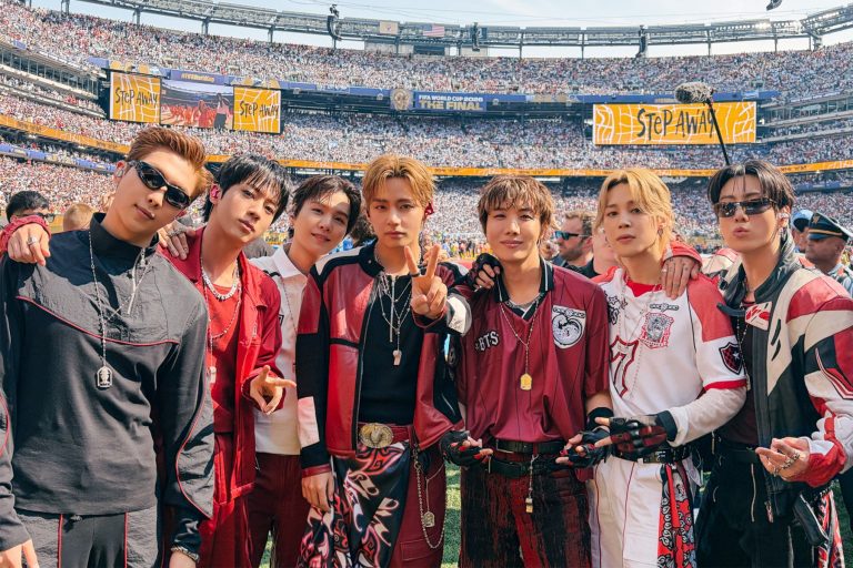 Watch: BTS Performs At 1st-Ever FIFA World Cup Halftime Show缩略图