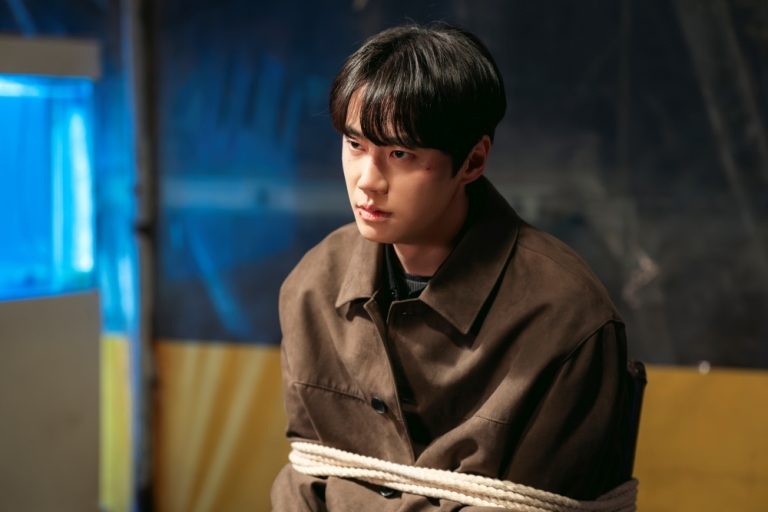 Lee Jun Young Falls Into A Trap In “Reborn Rookie”缩略图