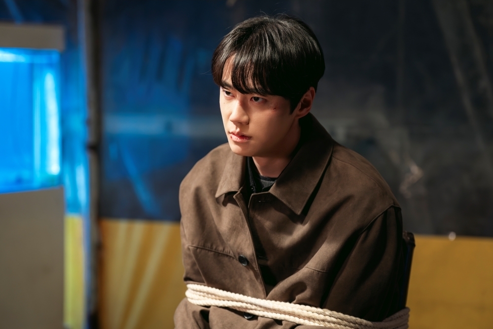 Lee Jun Young Falls Into A Trap In “Reborn Rookie”缩略图