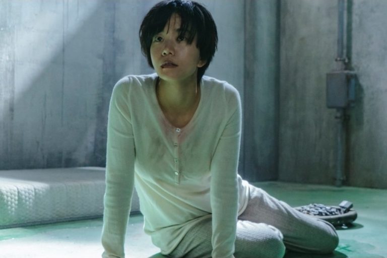 Lee Seol Is Gripped By Terror After Being Abducted In “The Husband”缩略图