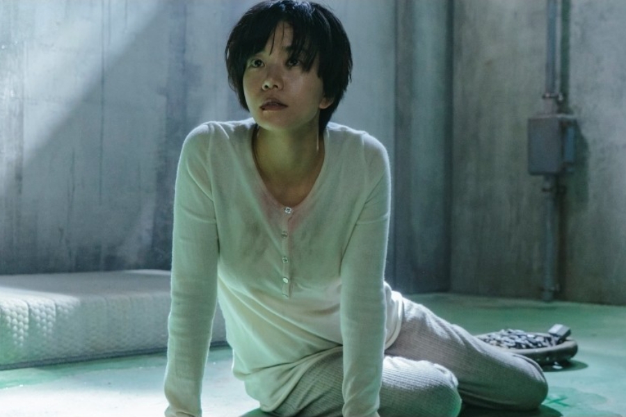 Lee Seol Is Gripped By Terror After Being Abducted In “The Husband”缩略图