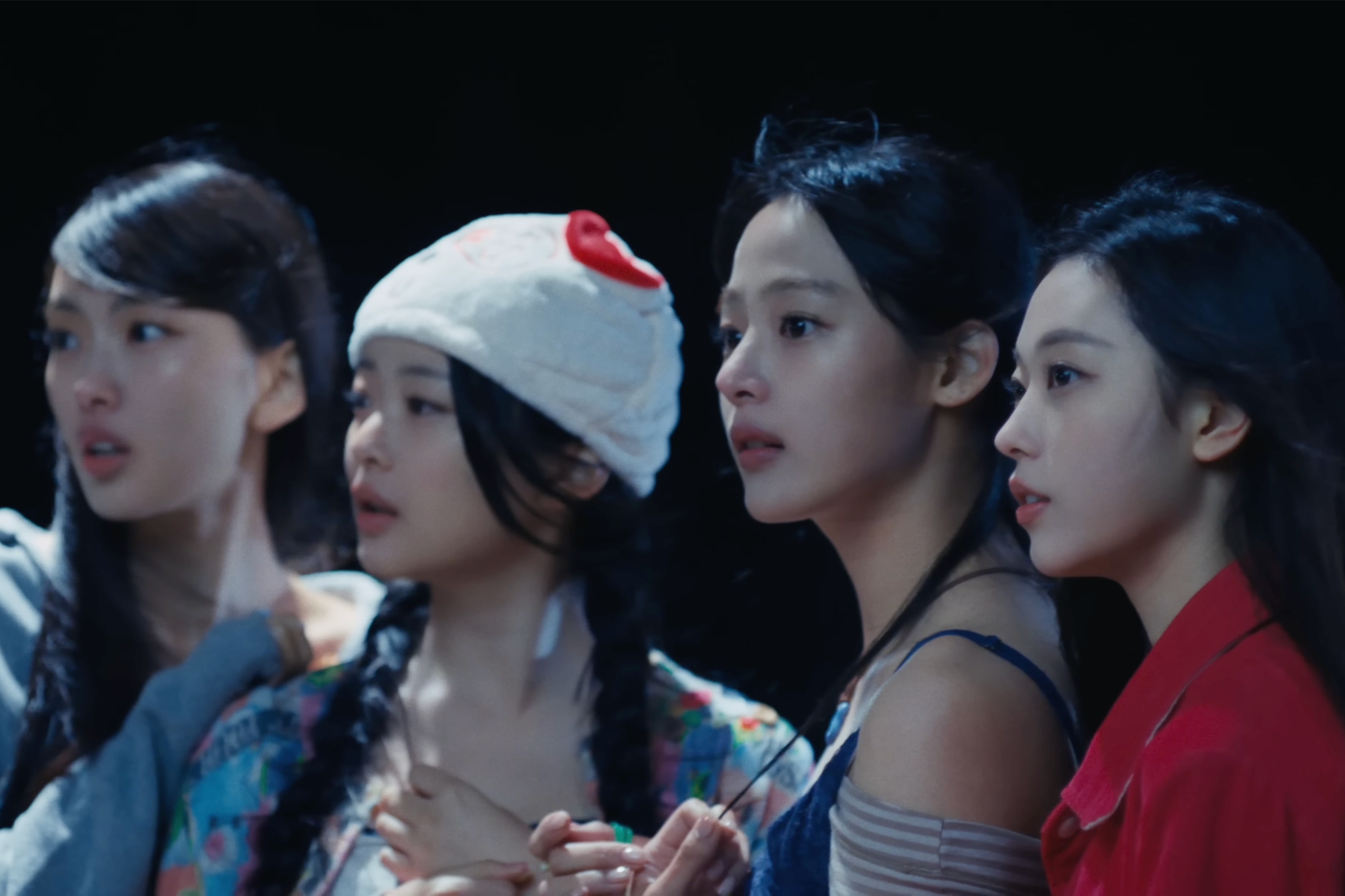 Watch: NewJeans Announces Return As 4-Member Group With “2026 Summer Of NewJeans” Films And Photos缩略图