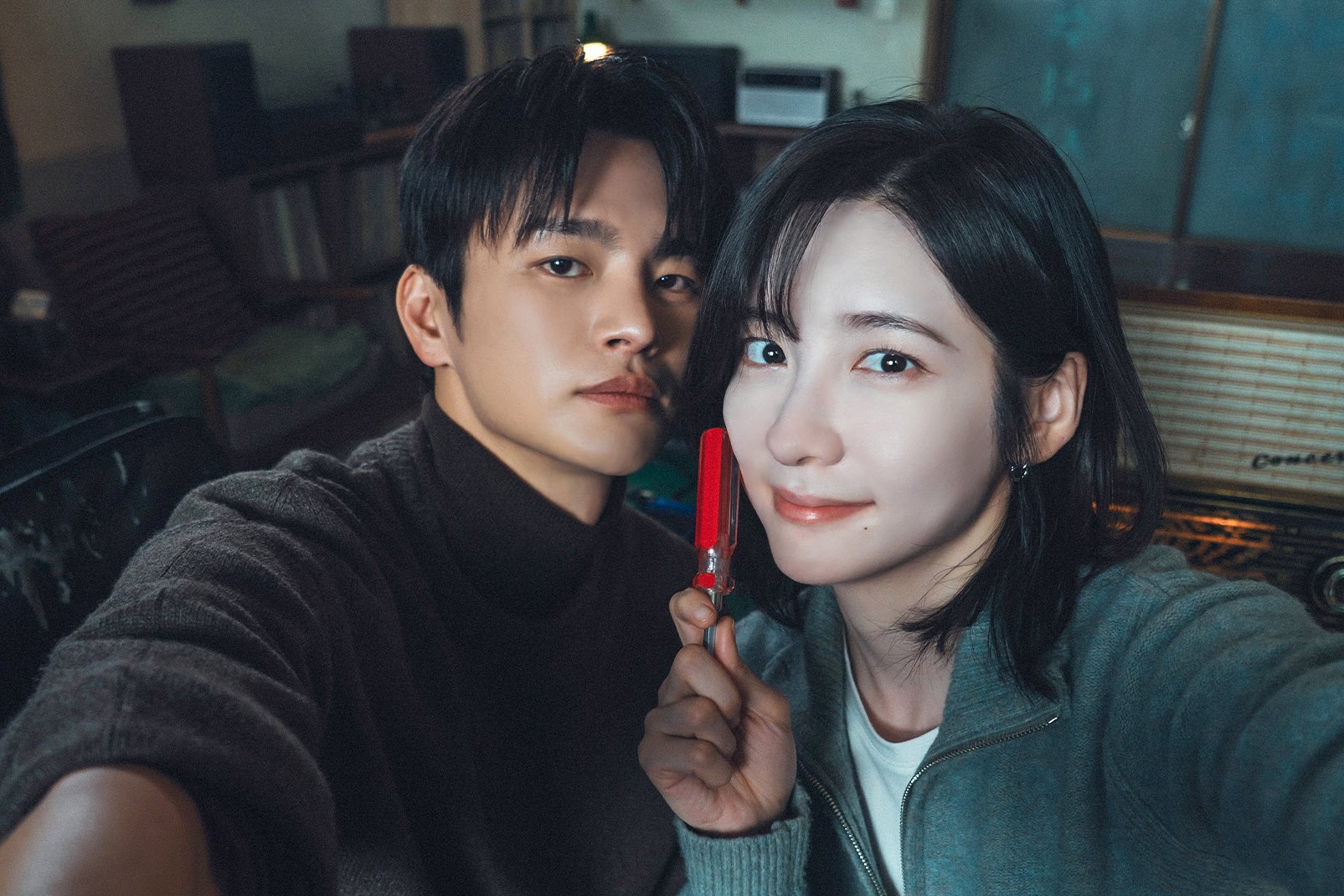 Seo In Guk And Park Ji Hyun Show Off Adorable Real-Life Chemistry On Set Of “See You At Work Tomorrow!”缩略图