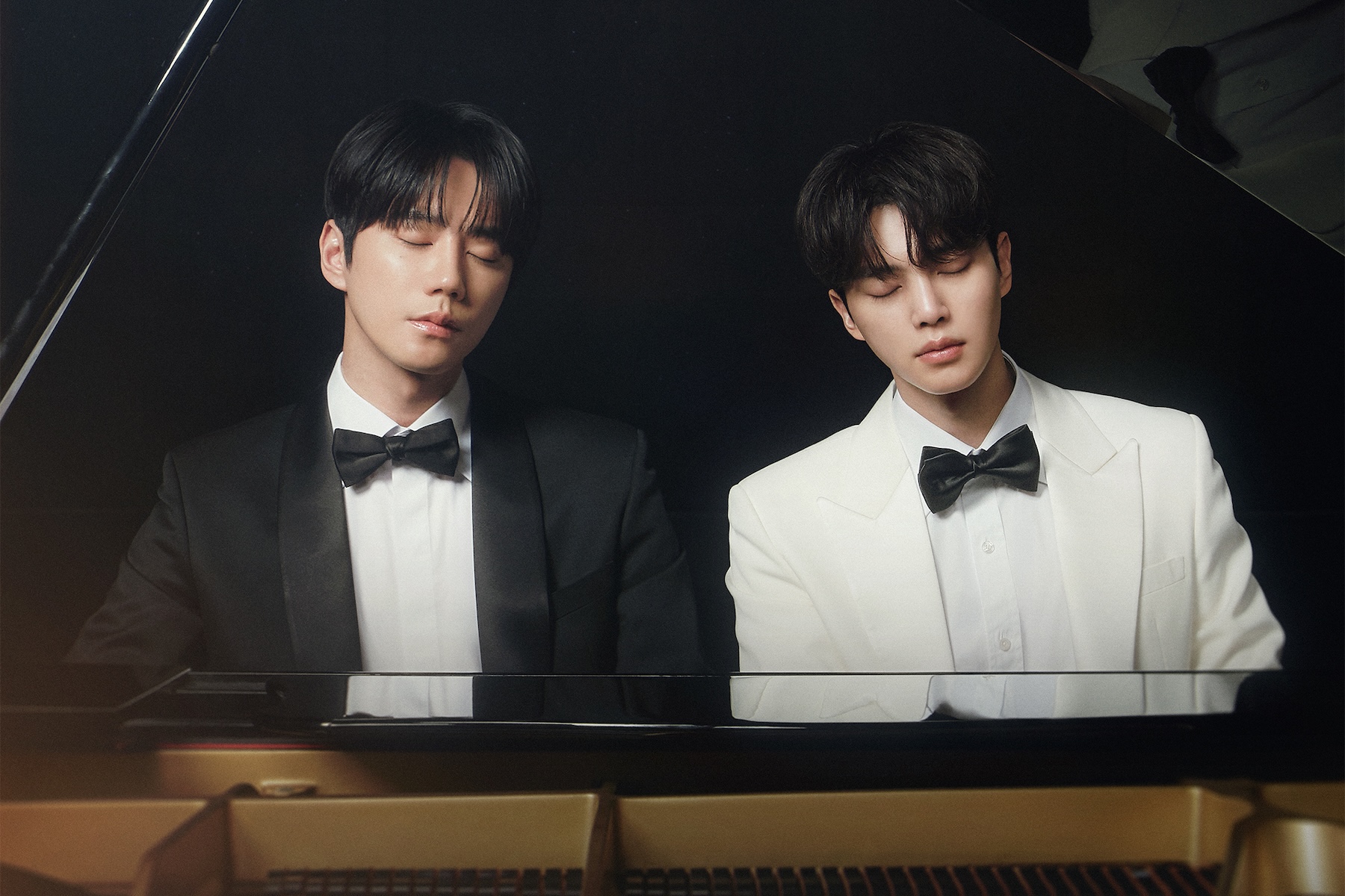 Song Kang And Lee Jun Young Create Harmony In “Four Hands, Two Sonatas” Poster缩略图